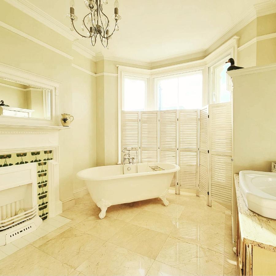 West Hill Retreat Edwardian Balcony Ensuite With Room Served Breakfast & Free Parking Хейстингс Екстериор снимка
