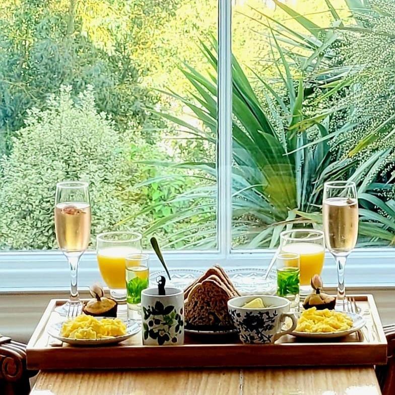 West Hill Retreat Edwardian Balcony Ensuite With Room Served Breakfast & Free Parking Хейстингс Екстериор снимка